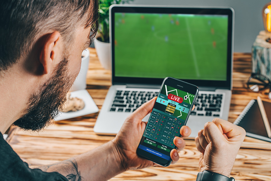 Why do people bet? Definition and illustrations